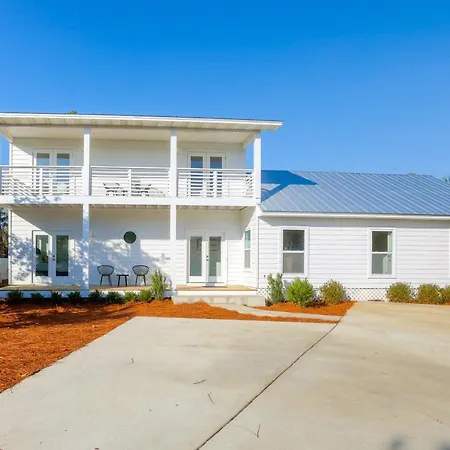 Cottages Of Crystal Beach: Clipper Cove